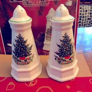Pfaltzgraff Christmas heritage salt & pepper shakers